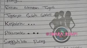 Kocak Diberi Tugas Buat Puisi Tulisan Bocah Sd Ini Malah Bikin Ngakak Lihat Isinya Surya Malang