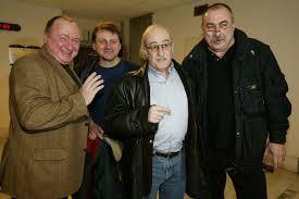 Známy slovenský herec andy hryc dnes nadránom zomrel. Andrej Hryc Zachranil Rodinu Pred Jistou Smrti Dceru A Tri Vnuky Malem Zabil Plyn Blesk Cz