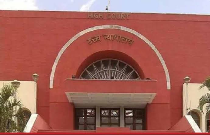 माजलगावातील डॉ. बाबासाहेब आंबेडकर पुतळा प्रकरणी उच्च न्यायालयाचा महत्त्वपूर्ण आदेशयाचिकाकर्त्याच्या निवेदनावर आठ आठवड्यांत निर्णय घेण्याचे प्रशासनाला निर्देश