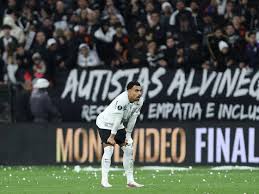 Volante de Corinthians asume culpa tras adiós en Libertadores