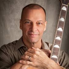 John Housley (@HousleyGtr)