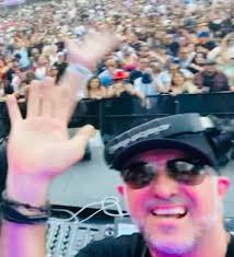 AJ Mora (@djajmora) • Instagram photos and videos