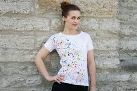Consider wearing an apron if you want to protect your clothing even more. Diy Super Easy Paint Splatter T Shirt Styleoholic