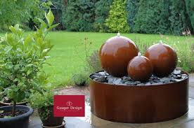 Http Www Designer Brunnen De Cortenstahl Kugelbrunnen Runa Htm Brunnen Garten Gartenbrunnen Terrassenbrunnen