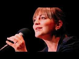 Erin Bode's Instagram, Twitter & Facebook