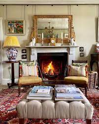 It's a modern english farmhouse that perfectly balances crisp clean lines and soft traditional textures. A Quintessential English Country Decor Guide