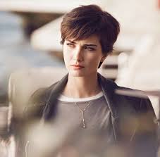 Tuba Buyukustun Short Hair Styles Short Hair Styles Pixie Girl Short Hair