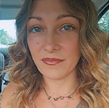 Today i lost my little feathered buddy, Ruby. We have had her nearly 4  years and this is the hard part of homesteading. I don't get attached to  every single bird i