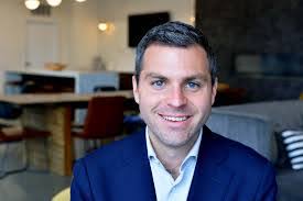 Dan Dooley's Instagram, Twitter & Facebook