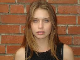 Avril Alexander's Instagram, Twitter & Facebook