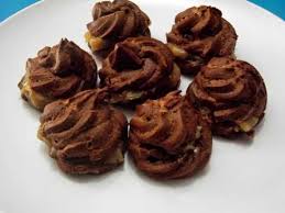 Melelehkan coklat yang paling baik adalah dengan cara ditim mau nanya klo mau bikin coklat buat dimakan yg dicetak2 gt ky coklat valentine gmn yah? 27 Resep Jajanan Pasar Pilihan Bacaresepdulu