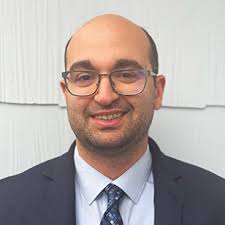 Three alumni of the Indiana University Maurer School of Law will be honored  with Distinguished Service Awards later this month, in conjunction with the  Law School's fall Alumni Board meeting. Matthew Metz '