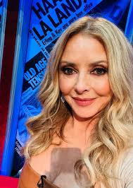 Carol Vorderman quashes Eddie Izzard feud rumours after flipping middle  finger