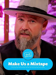 Kara Maria's Instagram, Twitter & Facebook