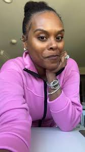 It's @zenysmagnesiumh20 water yall smh😒😒😂😂 Sis @brelyevans you got  folks thinking I'm drinking wine during my workout 😂😂😂 bless the heart!!  Thank you again for introducing us to this brand though, we