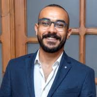 60+ profilů „Omar“