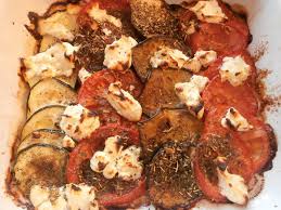 Decouvrez La Recette Tian De Courgettes Aubergines Tomates Et Chevre Frais Sur Cuisineactuelle Fr Recette Tian Courgette Recette Tian Tian De