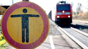 Die notbremse soll dafür sorgen, dass die infektionszahlen sinken. Falscher Zug Zwei Frauen Haben Notbremse Gezogen Baden Online Nachrichten Der Ortenau Offenburger Tageblatt