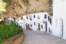 Mit pool, wlan & garten. Setenil Stadt In Andalusien