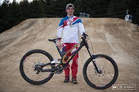 bike check loic bruni s specialized carbon demo crankworx rotorua 2016 pinkbike bike crankworx cool bikes