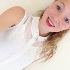 Imogen Harris (@imogenmeaghanxo)