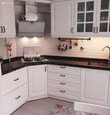 Desenli Hali Ile Neselenen Mutfak Sade Banyo Ayse Hanimin Dekoru Ev Gezmesi Home Design Decor Ic Tasarim Mutfak Luks Mutfaklar