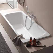 Wenn es eine badewanne aus robustem stahlemail sein soll, gehört kaldewei sicherlich zur ersten wahl. Badewannen Von Top Marken Online Kaufen Bei Reuter