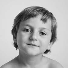 Having a portrait of your children hang in your home increase their  confident !⁠ ⁠ That's why I offer a NEW Photoshoot how is Fine Art Portrait  Photo Session !!⁠ ⁠ You