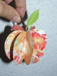 Petite Pomme Realisee Avec Notre Technique De La Pomme En Maternelle Creations D Automne Pour Enfant Theme Pomme