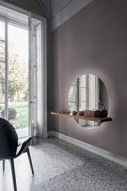Specchiera In Argento O Bronzo Con Mensola In Legno Trova Tutte Le Versioni E Le Finiture Specchi Rotondi Specchi Soggiorno Design Ingresso