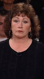 Suzanne claims she threw Stephanie's stuff in the dumpster because she got  with her boyfriend! Stephanie denies it.