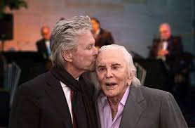 Wie sein sohn michael auf facebook mitteilte, starb douglas am mittwoch im alter von 103 jahren. Eine Legende Ist Gestorben Kirk Douglas Alle Hintergrunde Promiwood