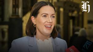 Zane Lowe chats with Lorde (2017)