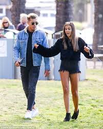 Millie and elias are over | love island australia 2018. Love Island S Millie Fuller And Mark O Dare Go For A Romantic Stroll In Sydney Daily Mail Online