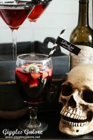 Murder mystery dinners are an awesome way to spend an evening with friends or even strangers! Murder Mystery Dinner Party Ideas