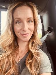 Kim Prewitt's Instagram, Twitter & Facebook