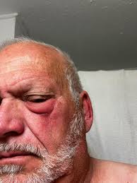 Unexpected Outfit Change in Sims 4