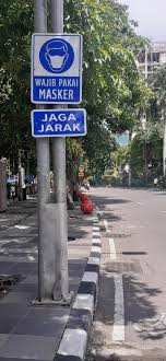 Gambaran pengetahuan tentang penggunaan alat pelindung diri masker pada pekerja industri mebel di kabupaten jepara.docx. File Rambu Jaga Jarak Surabaya Jpg Wikimedia Commons
