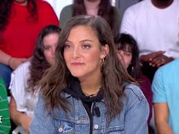 Camille lellouche est une actrice, humoriste et chanteuse française, née le dans le 4e arrondissement de paris. The Voice Saison 4 Qui Est Camille Lellouche Video Tele Star