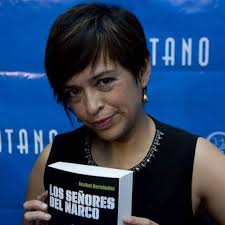 El ejército llegó casi de inmediato. Está pend... Ja está ñora