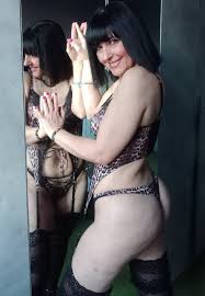 Casalinga, mamma e nonna milf ti aspetta...