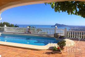 Costa blanca in spain is along the mediterranan coast and has famous cities like alicante and the most expensive flats in costa blanca sell in the popular resort of altea where the prices per square. Lage Lage Lage Traumhafte Villa Mit Atemberaubendem Meerblick