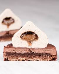 Pour Les Gourmands Qui Souhaitaient La Decoupe Du Klassik Chocolat Pecan De Christophe Michalak Parisgourmand Michalak Chocolat Patisserie