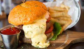Le burger le plus français. Le Top 10 Des Fromages A Utiliser Dans Un Burger Maison