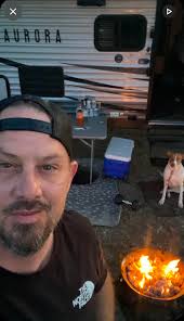 Anyone in the north phoenix area wanna be friends?? need some 420 buddies  who can take them fatty 🍯 I'm a 21 year old mom to a 1 year old boy ❤️