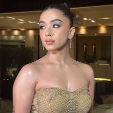 15 Best Makeup Artists For Parties, Weddings & More