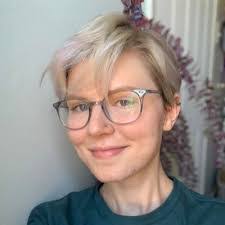 Sam Eck's Instagram, Twitter & Facebook