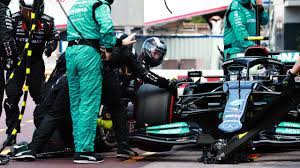 Sieg im fürstentum monaco, erster in der fahrerwertung und mit red bull in der konstrukteurswertung: Monaco Gp Mercedes Pilot Valtteri Botas Scheidet Aus Wegen Klemmenden Rad Beim Boxenstopp Eurosport