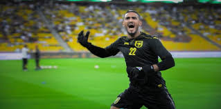 فقد اجرى الناقل الحصري لدوري جميل ام بي سي برو حواراً مع اللاعب فواز القرني بعد نهاية المباراه حيث بدأ حديثه عن الروح الاتحادي التي كانت حاضره اليوم وكانت سبب من أسباب الانتصار في مباراة اليوم وقد كانت مباراه صعبه من امام الشباب ولكن الحمدلله على. ÙÙˆØ§Ø² Ø§Ù„Ù‚Ø±Ù†ÙŠ Ù„Ø§Ø¹Ø¨ Ù†Ø§Ø¯ÙŠ Ø§Ù„Ø§ØªØ­Ø§Ø¯ Ø§Ù„Ø³Ø¹ÙˆØ¯ÙŠ ÙŠØ¹Ù„Ù‚ Ø¹Ù„Ù‰ Ù„Ù‚Ø·Ø© Ø³Ù„Ø§Ù…Ù‡ Ø¹Ù„Ù‰ Ø§Ù„Ù…Ù„Ùƒ Ø³Ù„Ù…Ø§Ù† ÙÙŠØ¯ÙŠÙˆ