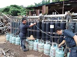 Bobur afg'oniston va hindistonda davlatni boshqarib turgan holda, umrining oxiriga qadar kindik qoni to'kilgan yurtni unutmadi. Seleweng Gas Lpg Di Pusat Pelupusan Besi Buruk